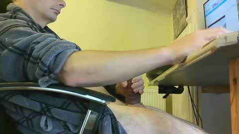 Snapshot of sebastianspalding450 chatting on October 21, 10:18 am sebastianspalding450 online show from October 21, 10:18 am