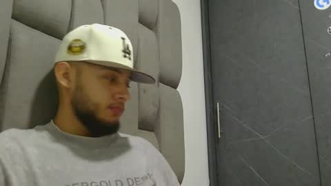 Snapshot of sebolaz chatting on December 23, 6:33 am ryan miller online show from December 23, 6:33 am