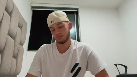 Snapshot of sebolaz chatting on March 1, 5:20 am ryan miller online show from March 1, 5:20 am