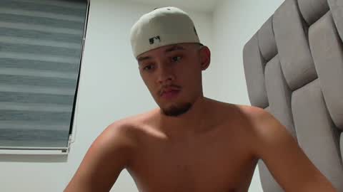 Snapshot of sebolaz chatting on January 4, 6:52 am ryan miller online show from January 4, 6:52 am