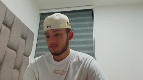 Snapshot of sebolaz chatting on February 3, 5:18 am ryan miller online show from February 3, 5:18 am