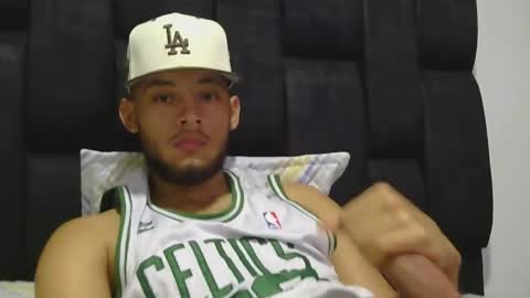 Snapshot of sebolaz chatting on December 20, 2:08 am ryan miller online show from December 20, 2:08 am