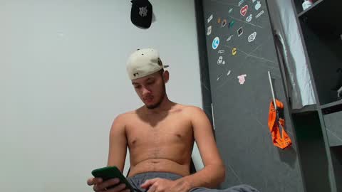 Snapshot of sebolaz chatting on January 18, 5:36 am ryan miller online show from January 18, 5:36 am