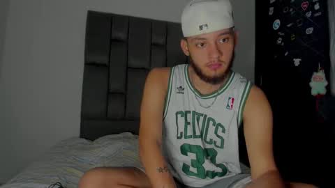 Snapshot of sebolaz chatting on October 31, 4:36 am ryan miller online show from October 31, 4:36 am