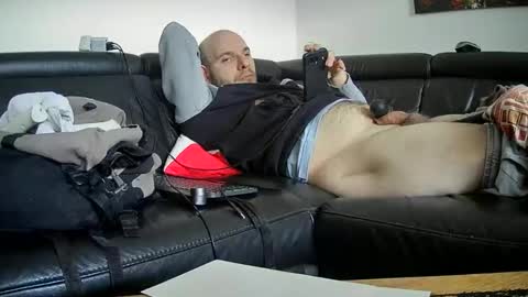 Snapshot of seeebi chatting on February 16, 9:37 am Sebastian online show from February 16, 9:37 am