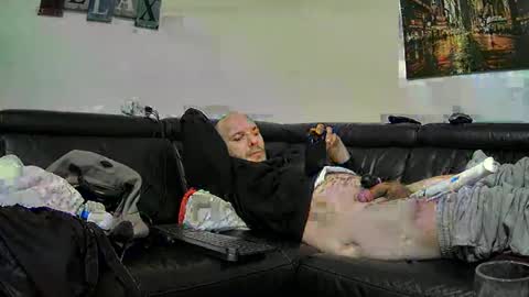 Snapshot of seeebi chatting on January 4, 6:52 am Sebastian online show from January 4, 6:52 am