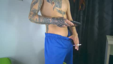 sem_alas online show from December 20, 7:04 am