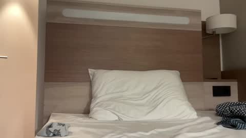 semi40 online show from February 14, 6:40 pm