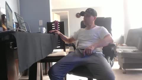 Snapshot of serioyhetero19 chatting on February 27, 4:21 pm hetero serio discreto online show from February 27, 4:21 pm