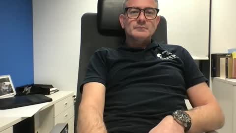 sesamechris92 online show from December 1, 5:16 pm