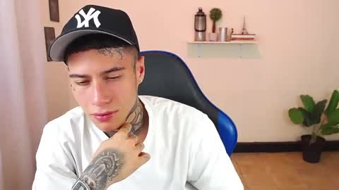 Thomas online show from December 15, 10:07 pm