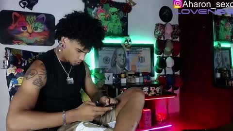 Aharon  ravelo online show from October 20, 5:44 am