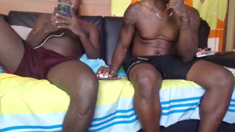 Snapshot of sexymen27cm chatting on September 19, 8:19 pm sexymen27cm online show from September 19, 8:19 pm