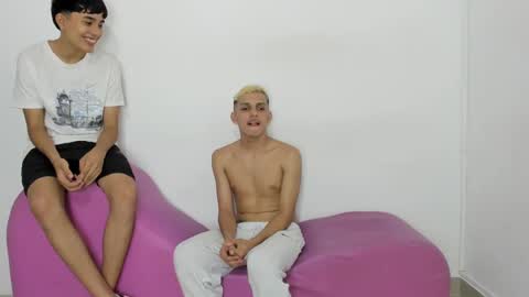 Snapshot of sexys_boys18 chatting on December 5, 7:16 am MATIAS-18   THIAHO -18  MAX-19  NICOKALY-19  CAIN-19   MOD ESTEBAN online show from December 5, 7:16 am