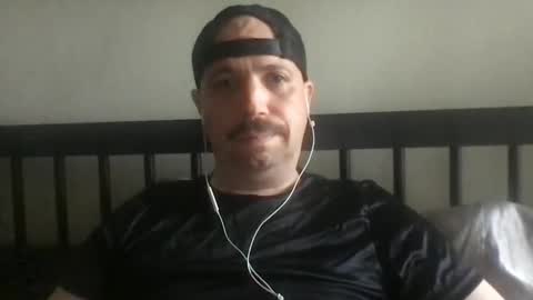 Snapshot of sfgiants1982 chatting on October 2, 10:47 pm sfgiants1982 online show from October 2, 10:47 pm