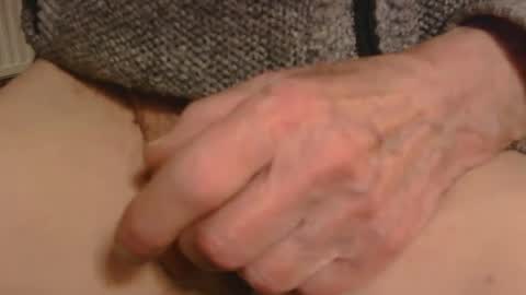 shapelyhelm1 online show from January 28, 6:39 pm