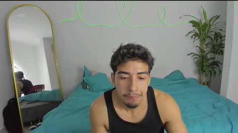 shark_boy21 online show from December 18, 2:18 am