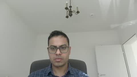 Snapshot of sharmamanxyz chatting on March 11, 9:45 am sharmamanxyz online show from March 11, 9:45 am