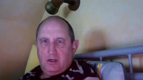 Snapshot of sharpshoder chatting on January 16, 8:25 pm Peter online show from January 16, 8:25 pm