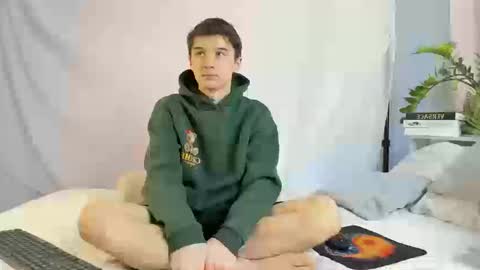 Max online show from March 13, 9:28 am