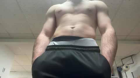 shirtlesshunk15 online show from April 25, 11:57 pm
