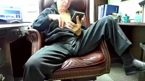 Snapshot of shootme69 chatting on December 17, 3:28 pm nikolas send dm for an appointment online show from December 17, 3:28 pm