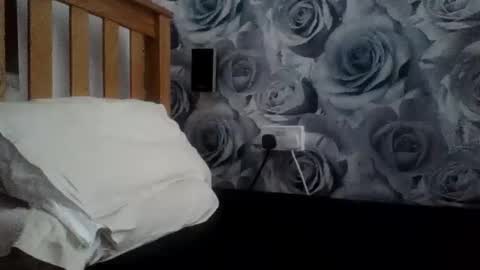 showoffboy79 online show from December 31, 9:06 pm