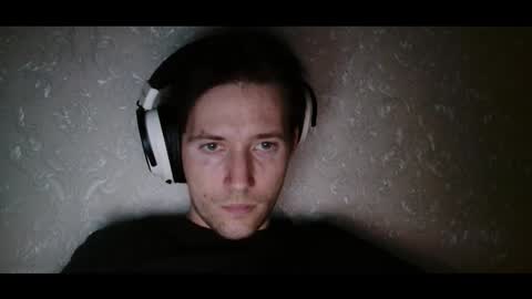 Snapshot of shy_matthew chatting on September 18, 1:40 am Matthew online show from September 18, 1:40 am