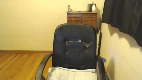 shyguy19755 online show from February 5, 8:21 am