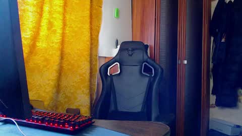 Tom and Betty online show from March 29, 4:56 am