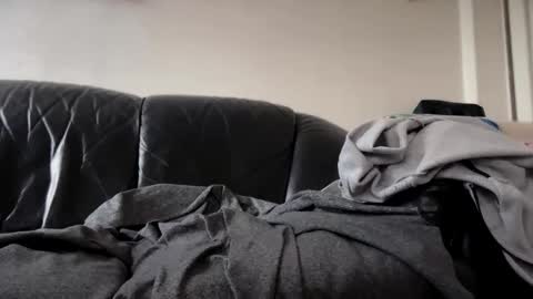 R online show from November 13, 9:47 am