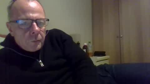 Snapshot of simon56691 chatting on February 1, 6:40 pm simon56691 online show from February 1, 6:40 pm
