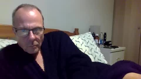 Snapshot of simon56691 chatting on September 18, 6:32 pm simon56691 online show from September 18, 6:32 pm