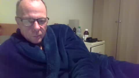 Snapshot of simon56691 chatting on February 5, 6:37 pm simon56691 online show from February 5, 6:37 pm