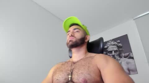 simon_leon01 online show from March 10, 10:49 pm