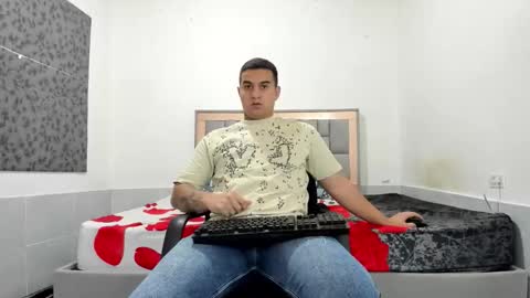 SIMON KELER online show from February 10, 9:52 pm