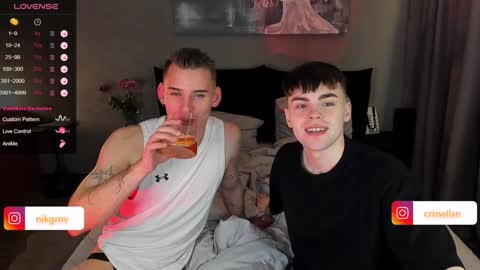 Snapshot of simonwnl chatting on December 22, 7:21 pm Simon online show from December 22, 7:21 pm