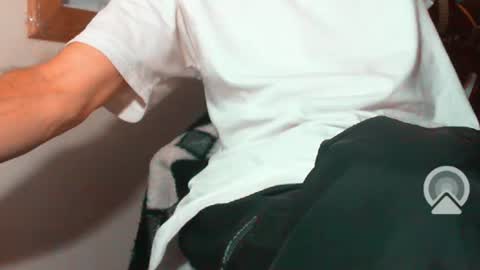 Snapshot of sincity98 chatting on February 21, 7:44 am sinner online show from February 21, 7:44 am