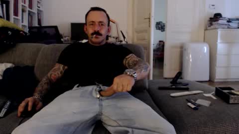 skaterproll online show from April 14, 5:34 pm