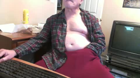 Snapshot of skn1960e chatting on December 21, 3:31 pm skn1960e online show from December 21, 3:31 pm