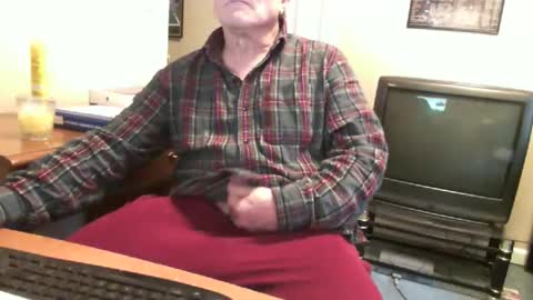 Snapshot of skn1960e chatting on January 4, 1:53 pm skn1960e online show from January 4, 1:53 pm