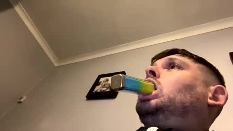 skuzzy25 online show from January 16, 1:48 am