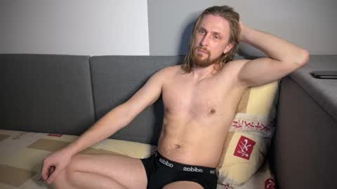 Snapshot of sky_guy25 chatting on January 24, 10:41 pm sky_guy25 online show from January 24, 10:41 pm