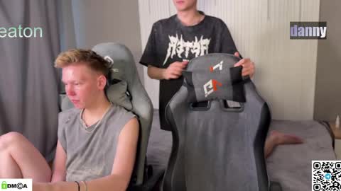 sky_hunter online show from April 10, 2:24 pm