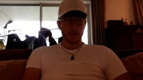 skyisthelimit1995 online show from December 14, 10:11 am