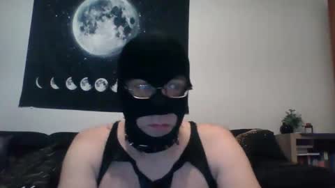 Snapshot of slaveforgodess chatting on October 30, 2:13 am slaveforgodess online show from October 30, 2:13 am