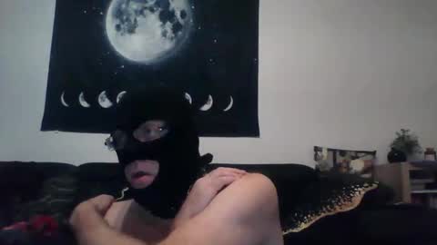 Snapshot of slaveforgodess chatting on October 22, 8:34 pm slaveforgodess online show from October 22, 8:34 pm