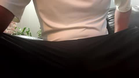 Snapshot of slick2285 chatting on September 15, 6:26 am slick2285 online show from September 15, 6:26 am