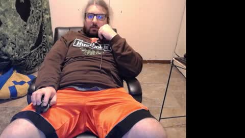 Snapshot of slimdizzy64 chatting on January 15, 2:06 am slave drew or slut online show from January 15, 2:06 am