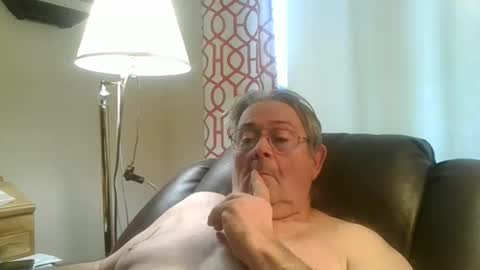 slippery_duck online show from January 10, 4:22 pm